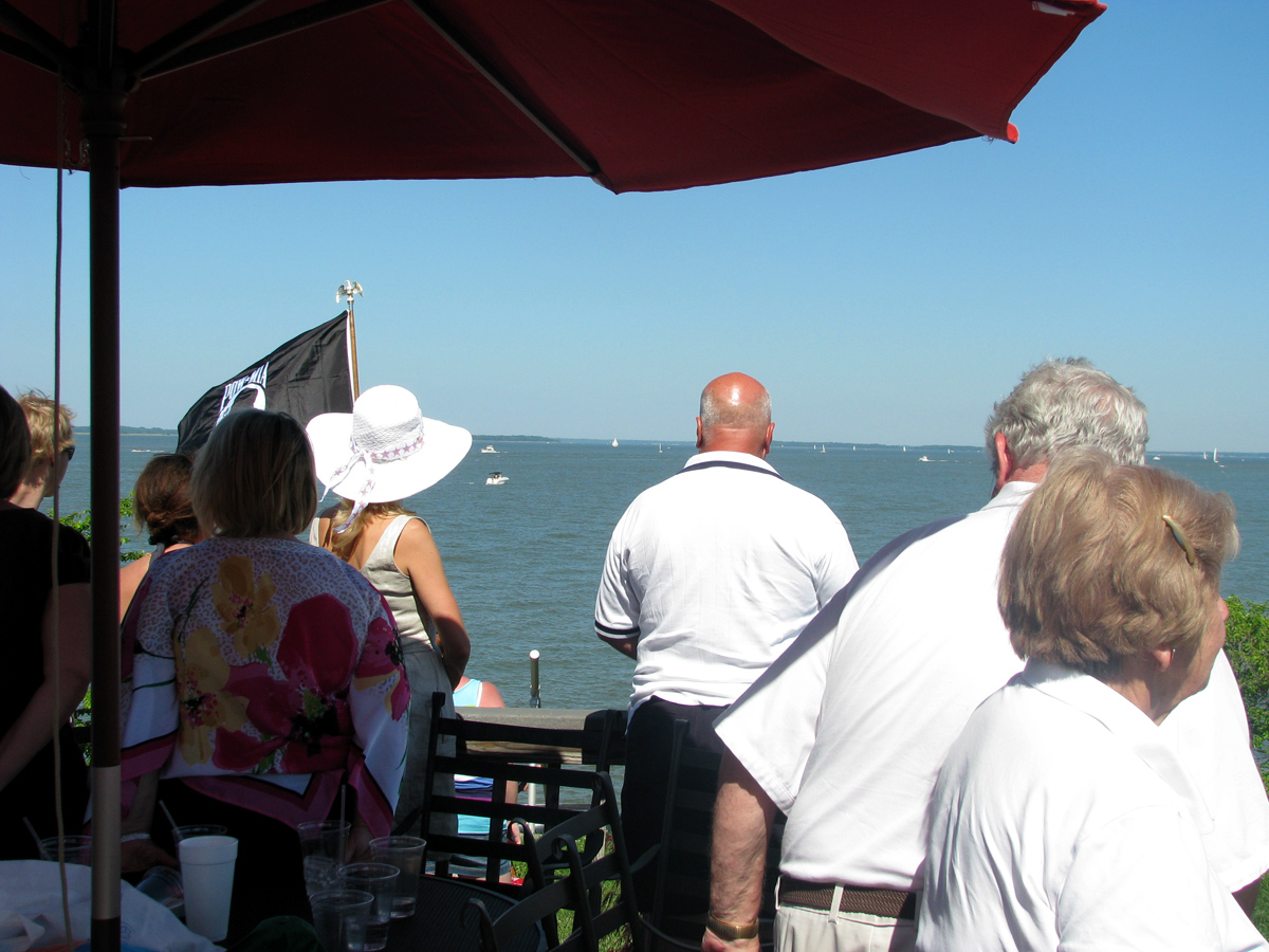 Laying of the wreath in the bay