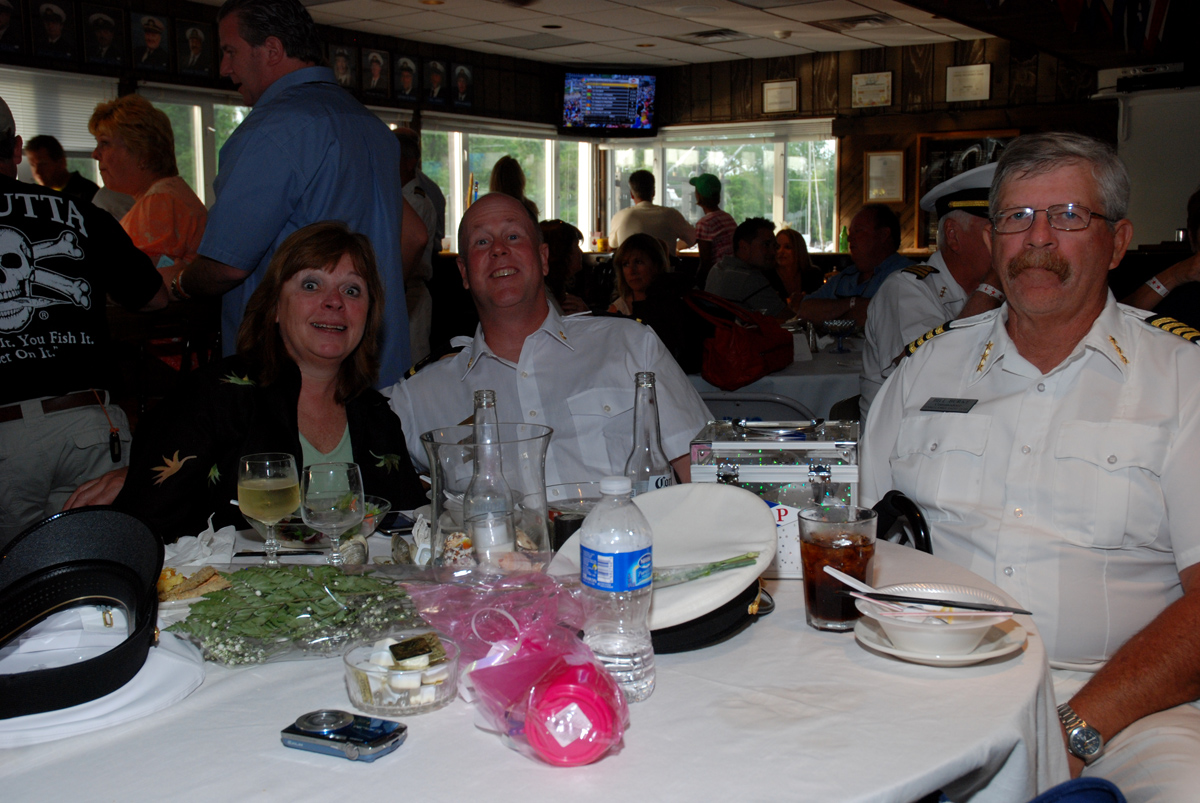 HHYC Fleet Capt John & Susan and PYC Commodore Bill