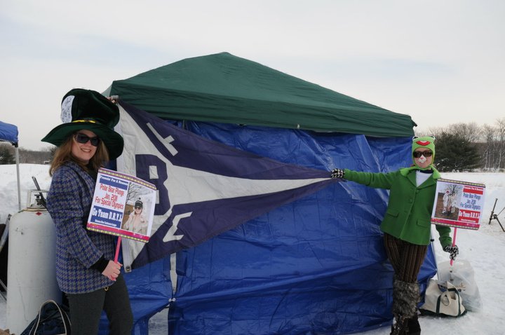 Mel & Kate showing off the BYC burgee